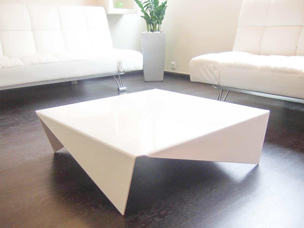 aluminium table